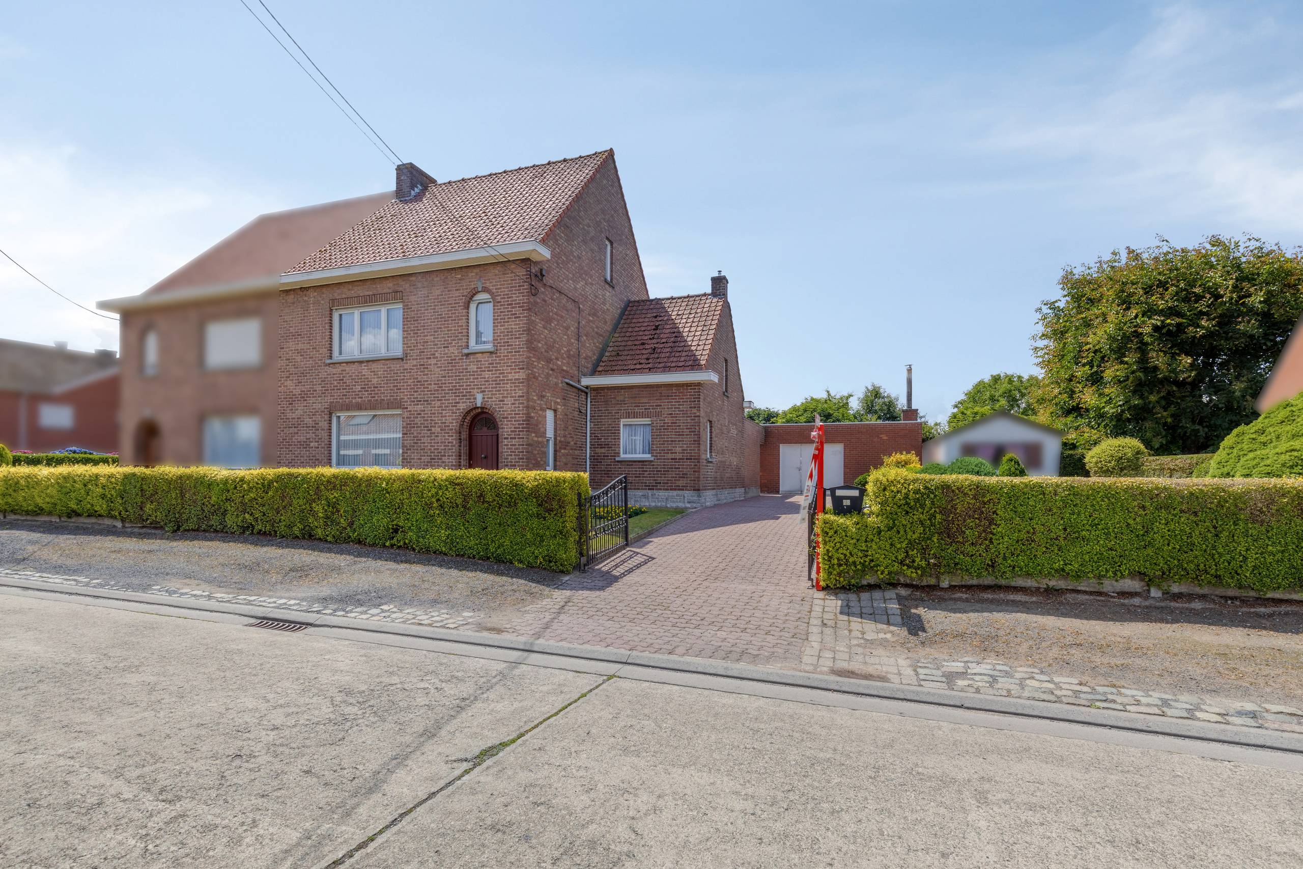 Rustig gelegen, ruime halfopen woning te koop in Waregem - foto 3