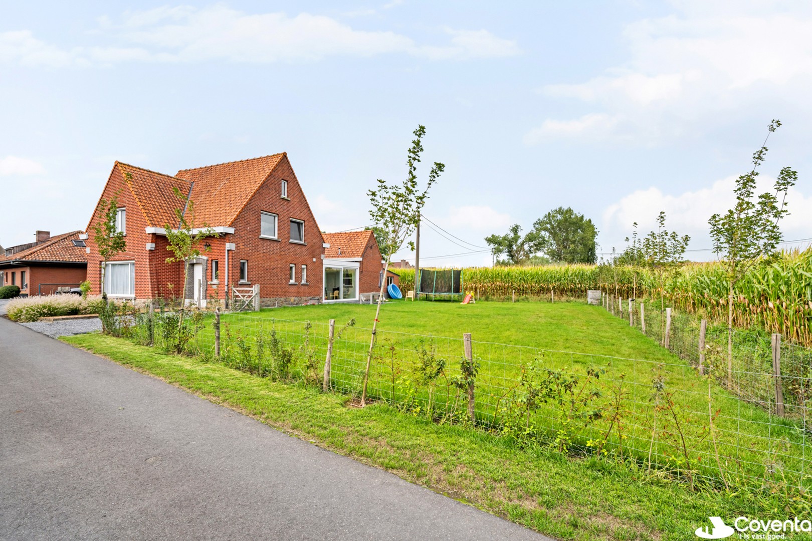 Charmante landelijke woning op 960 m² met prachtig vergezicht in Oostrozebeke - foto 1