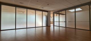 Fantastisch gelegen kantoren van 500  m² te huur nabij de R0 te Zaventem. Het  instapklare kantoor, aan zeer scherpe prijs, is van alle...