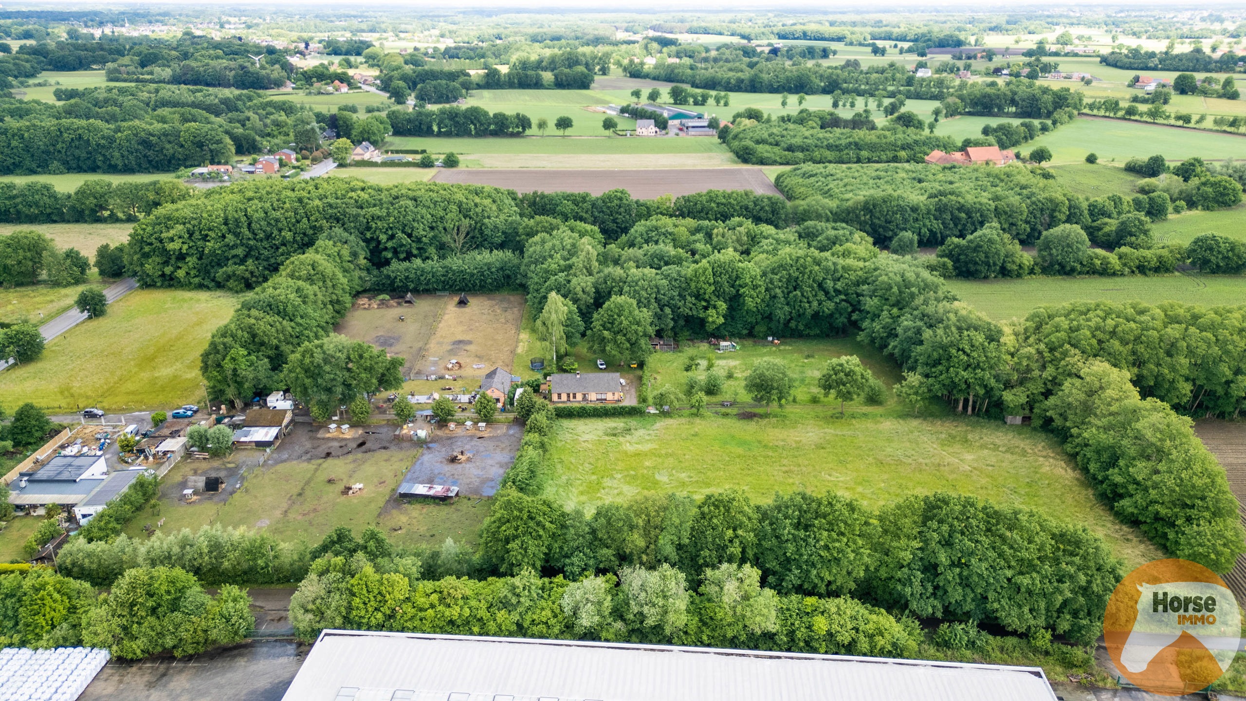 ITEGEM - Rustig gelegen woning en bijgebouw op 2,4Ha - foto 1