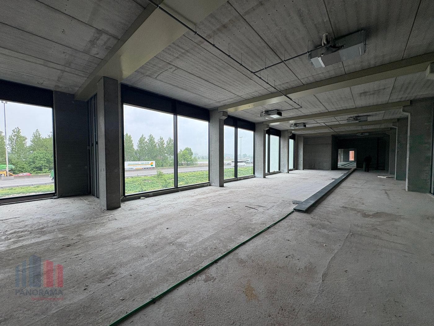 Uitstekend gelegen kantoor van 1.408 m² met visibiliteit op E17 - foto 5