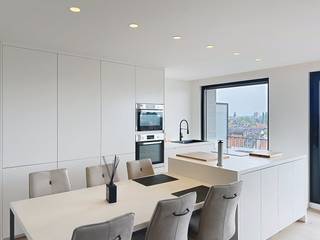 De snelste manier om een bezoek te brengen aan dit appartement? Vraag je bezoek aan via de rode knop op onze website (www.dewaele.com) en je wordt gecontacteerd door één van onze verhuurexperten. Gerenoveerd appartement met 2 slaapkamers en ruim terras op een centrale ligging te Roeselare.Het appartement heeft volgende indeling:- Inkom- Apart toilet- Open keuken voorzien inductiekookplaat, microgolfoven, oven, vaatwas, en koelkast- Lichtrijke leefruimte- 2 Slaapkamers- Badkamer voorzien van lavabo en douche- Ruim terrasExtra kenmerken: - Airco aanwezig- Instapklaar en lichtrijk appartement - Lift aanwezig - Centrale ligging op wandelafstand van winkels, openbaar vervoer, de Grote Markt,...Ben jij geïnteresseerd in dit appartement te huur in Roeselare? Aarzel dan niet ons te contacteren.
