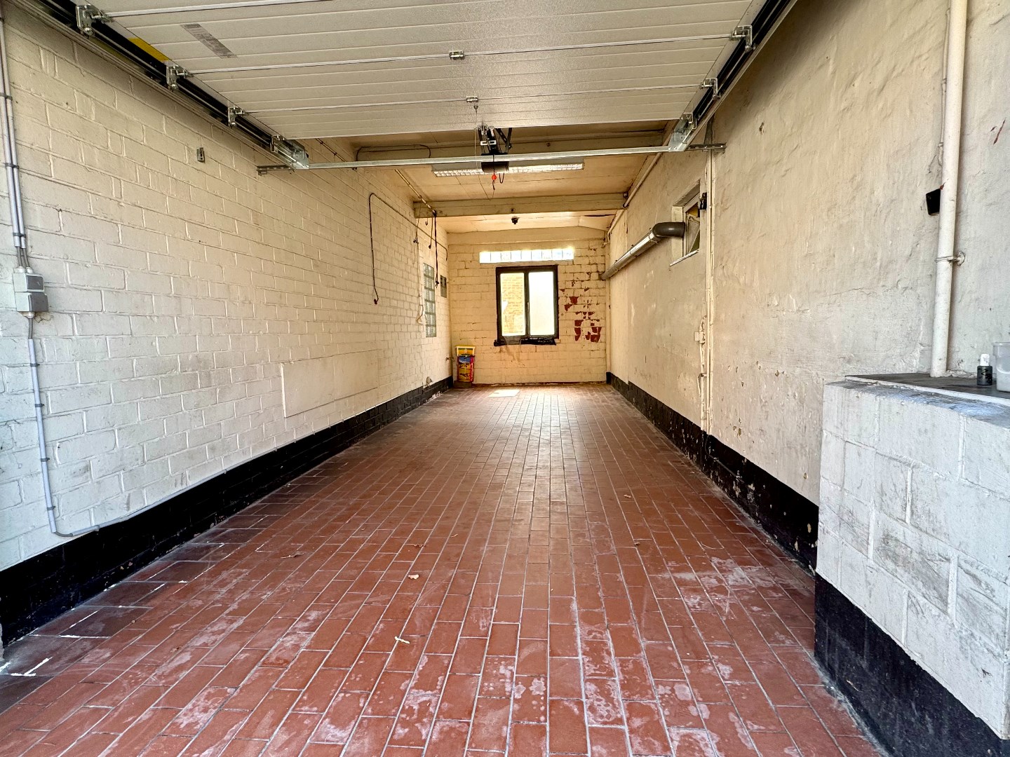 TE RENOVEREN WONING MET 3 SLPKS, GARAGE EN TERRAS - foto 5