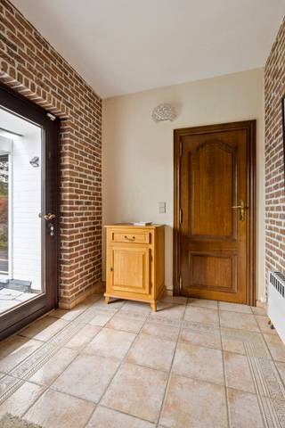 immo DAVID stelt voor: exclusieve bungalowvilla met uitzonderlijke ligging in Relegem.In het charmante en landelijke Relegem, waar rust en...