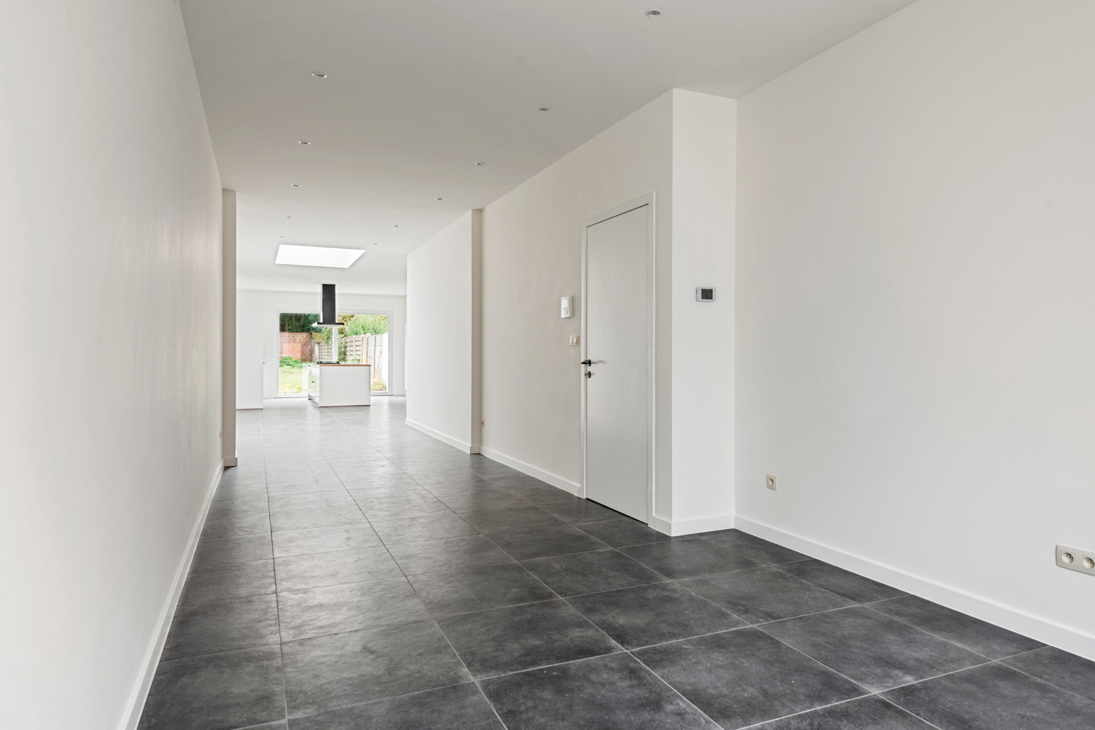 Volledig gerenoveerde woning met 3 slaapkamers en zuidtuin in Deurne - foto 4