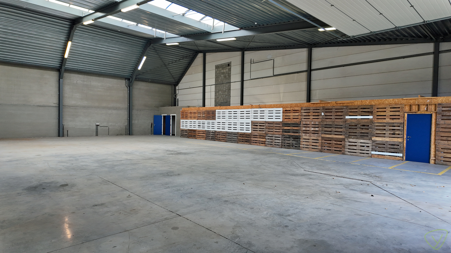 Ruime loods te huur in het centrum van Eeklo! - foto 3