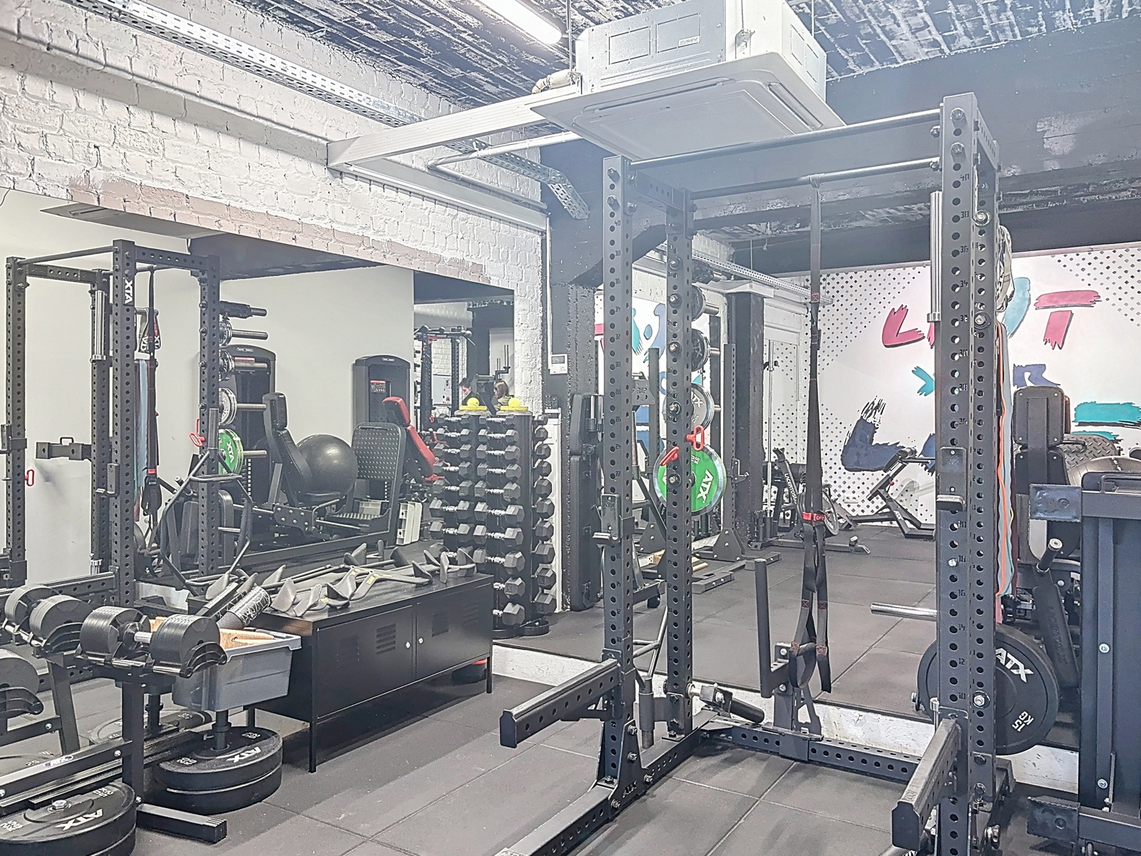 Commercieel gelijkvloers of kantoor gelegen in het centrum van Dilbeek. - foto 5