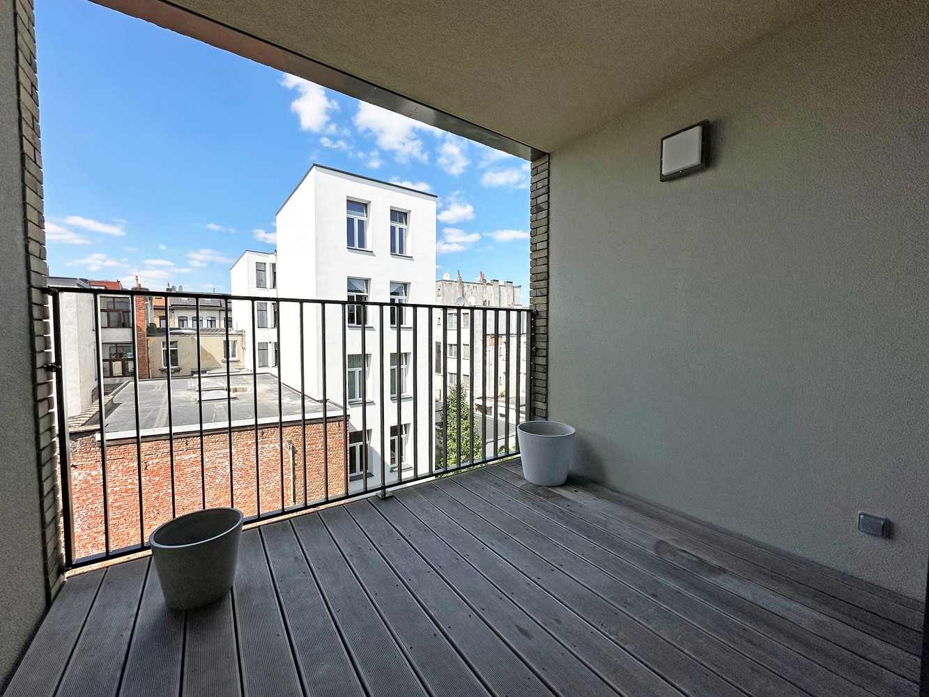 2 slaapkamer appartement met 2 terrassen en staanplaats te Antwerpen - foto 4