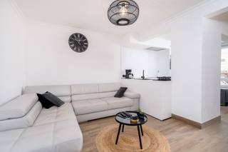 Subliem gerenoveerd, royale ruimtes, zonnig, gelegen op topligging naast het casino van Blankenberge, op wandelafstand van het bruisende...