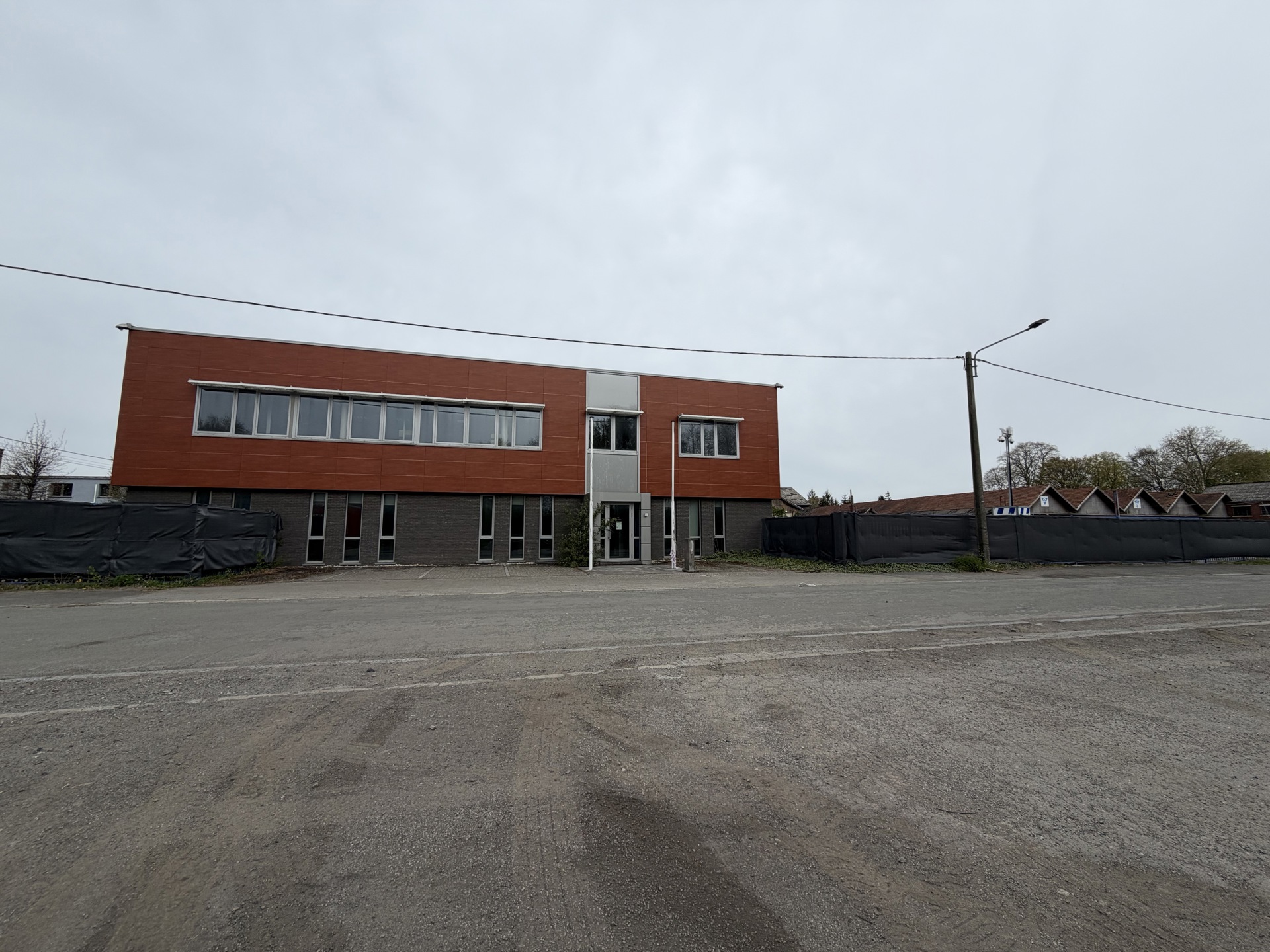 Multifunctionele ruimte te huur in Trazegnies (Courcelles) - foto 3