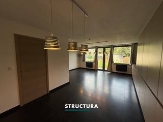 Wenst u dit pand te bezoeken? Neem dan contact met ons op via 02/460.80.46 of info@structura.be.Kantoorruimte op een uitstekende ligging...