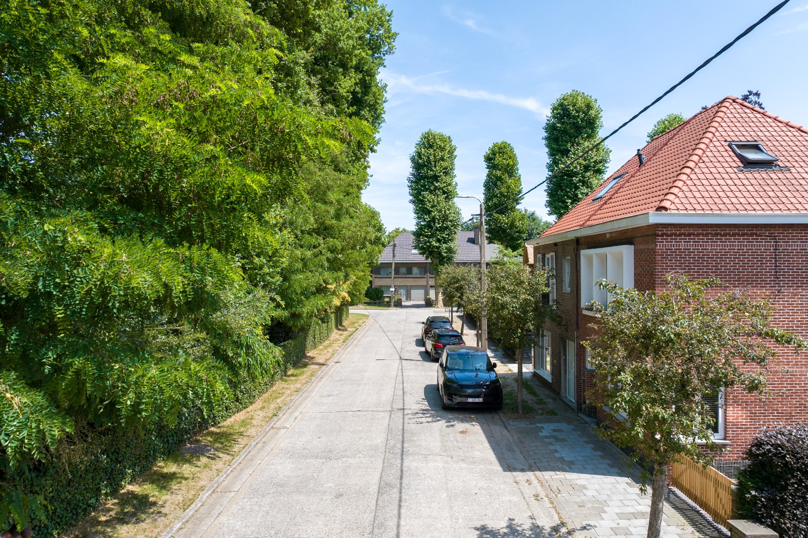Ruime gerenoveerde gezinswoning met garage - foto 2