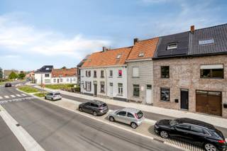 Deze charmante, instapklare woning is rustig gelegen op de grens van Kortrijk en Heule en biedt alle comfort voor wie op zoek is naar een...