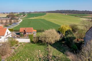 Bouwgrond van 3are 60centiare voor het oprichten van een vrijstaande woning.Gelegen in een rustige omgeving met beperkt doorgaand verkeer.Dit terrein...