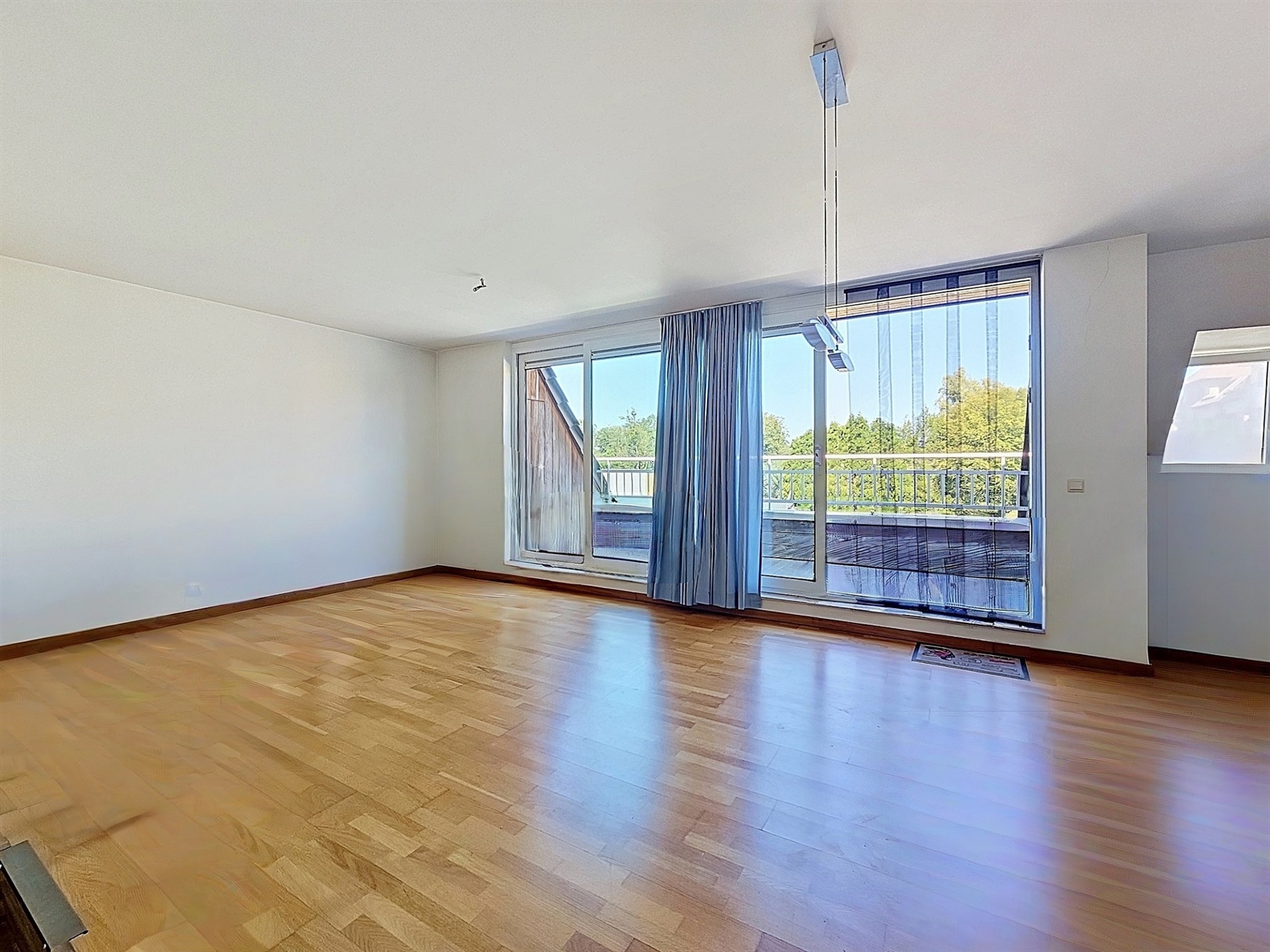 Lichtrijk appartement met terras en staanplaats - foto 4