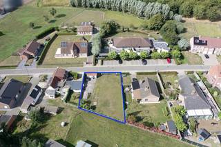 BOUWGROND TE KOOP IN AALTER – GEEN BOUWVERPLICHTING!LIGGINGDeze bouwgrond in Aalter is ideaal gelegen en biedt een perfecte combinatie van rust en...