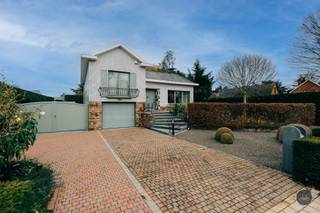 Voor meer info van deze woning of een gratis waardebepaling van je eigen woning: jordi.broes@homixx.be of 016/199.340Op een rustige en tegelijk...