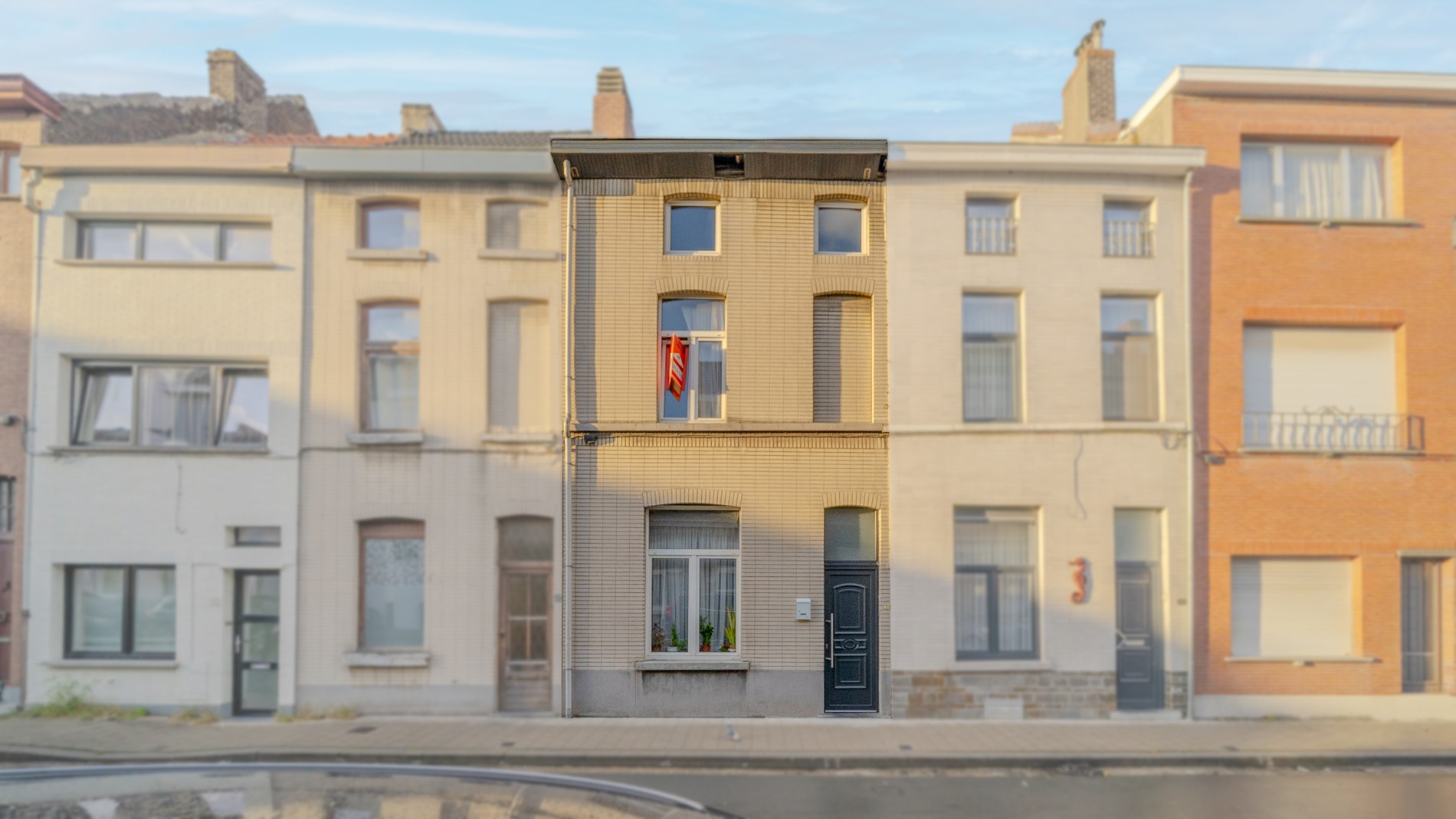 Ruime woning te koop in de Loodsenstraat, dichtbij Meulestede - foto 1