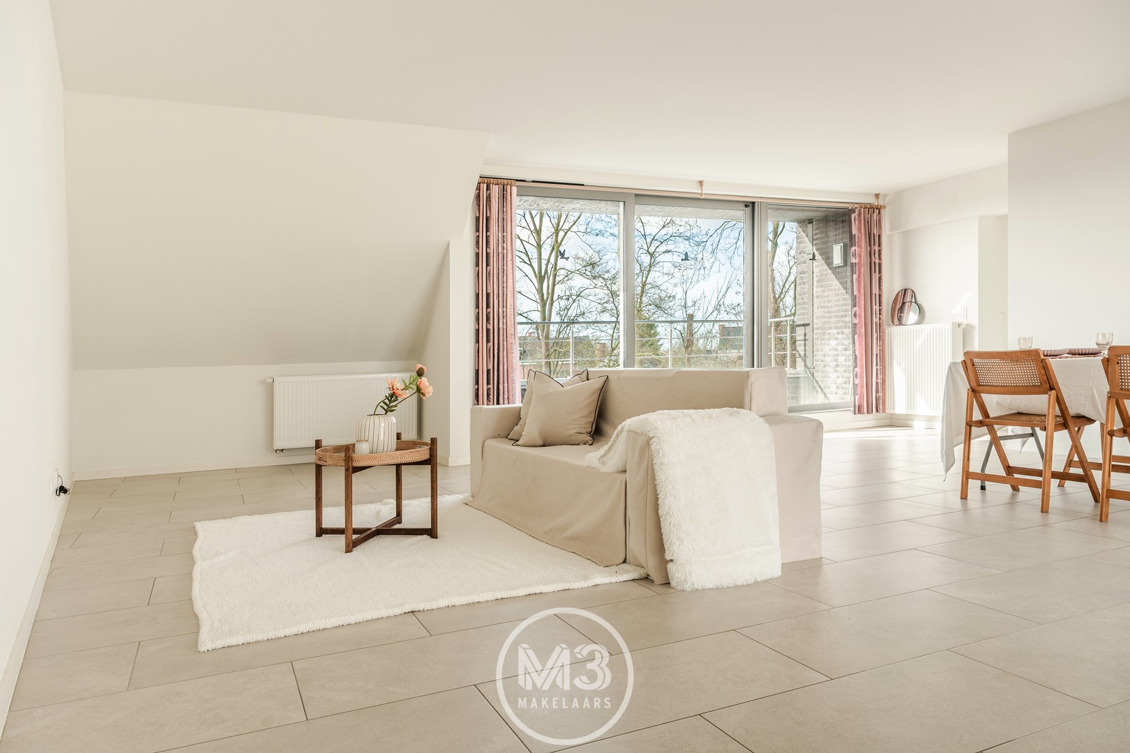 Ruim appartement met 2 slaapkamers, terrassen en garage in Blaasveld. - foto 5