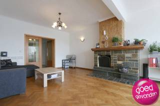 RUIM en CENTRAAL GELEGEN APPARTEMENT met 3 SLK voorzien van KELDER en GARAGEBOX en 2 TERRASENHier heeft u winkels, horeca en openbaar vervoer op...