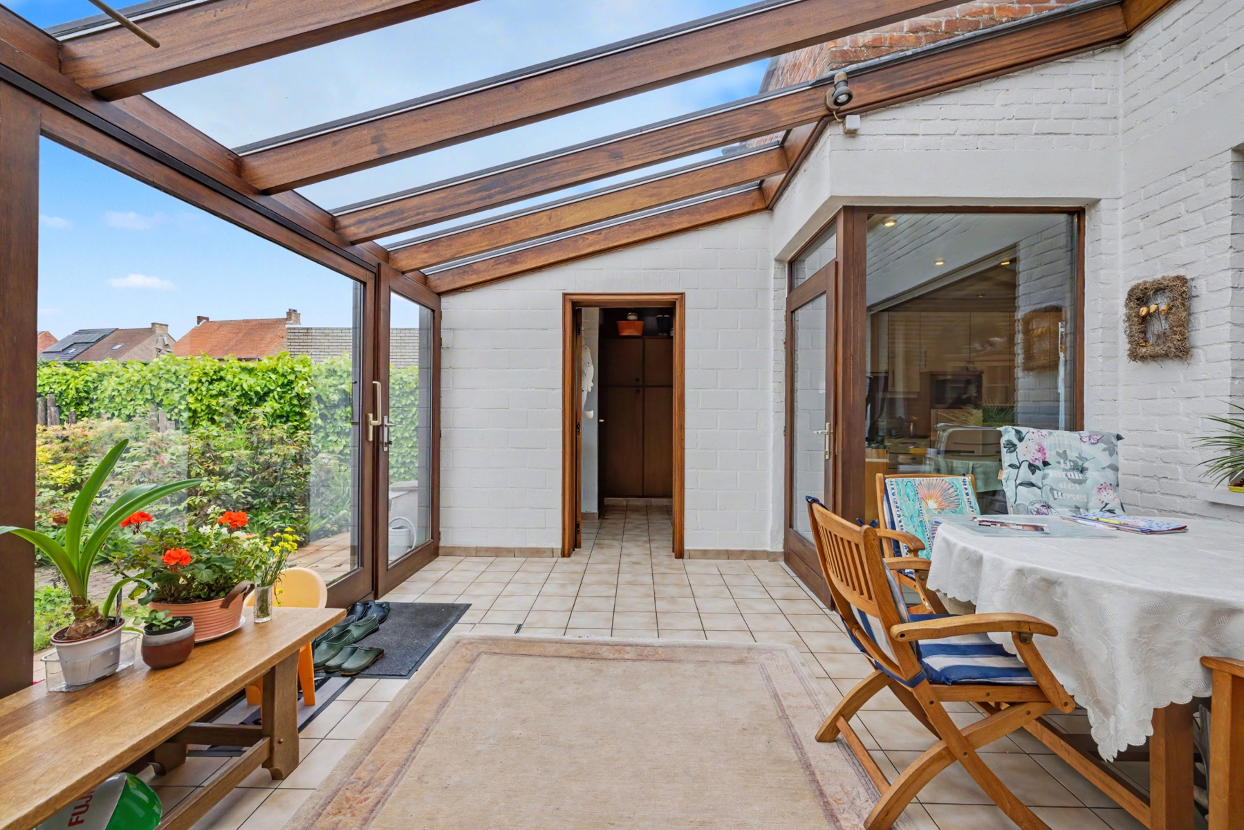 Klassieke grote woning met 4 slaapkamers, veranda en tuin  - foto 4