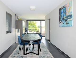 Prachtig duplex appartement met 3 slaapkamers en 2 ruime terrassen.Gelegen langs de Dijle op fietsafstand (4km) van het centrum van...