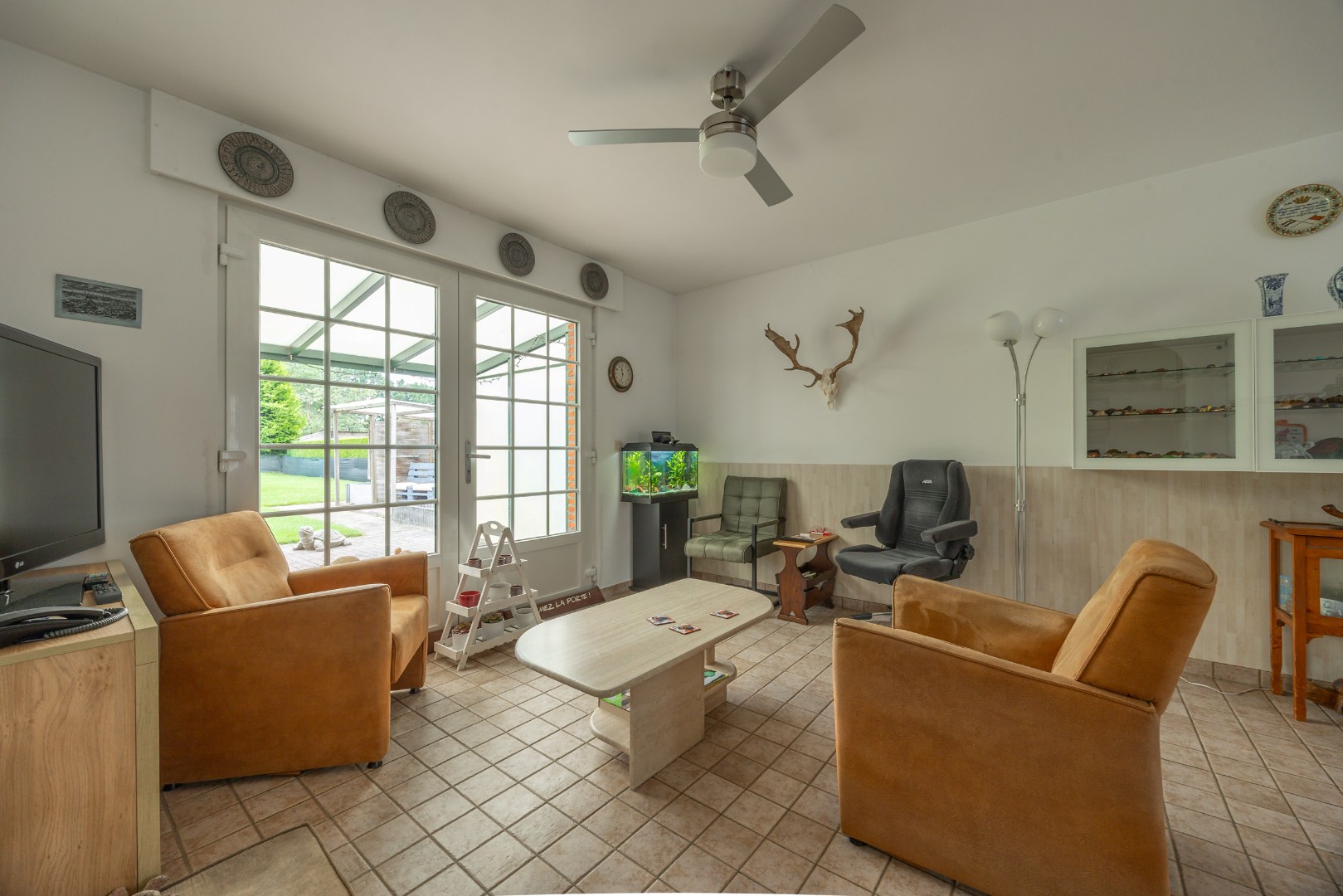 Goed onderhouden woning op een perceel van 8 are 19 ca - foto 4