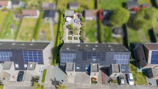 Ben je op zoek naar een prachtige instapklare woning met 4 slaapkamers gelegen op de Zaat in Temse? Zo gevonden!Het recente bouwjaar (2009), de...