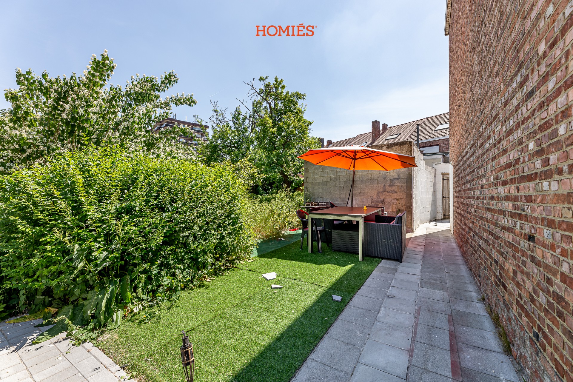 Woning met 4 volwaardige slaapkamers en koertje - foto 3