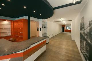 Commerciële winkelruimte van 120 m² gelegen in de belangrijkste winkelstraat van Mol. Dankzij de uitstekende zichtbaarheid en centrale ligging is...