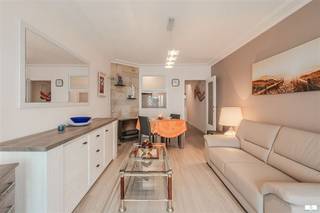 Cet appartement d'une chambre allie confort et emplacement idéal.Le concept de salon ouvert invite à la détente et à la convivialité. Le salon...