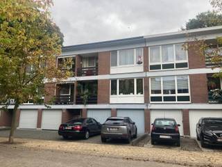 Op de tweede verdieping van een kleinschalig en verzorgd gebouw bevindt zich dit leuke appartement, ideaal voor wie comfortabel en rustig wil...