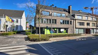 Dit recent en energiezuinig appartement, gelegen op de tweede verdieping van een moderne residentie met kwalitatieve afwerking, biedt een...