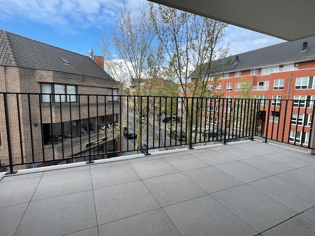 Hoogwaardig afgewerkt nieuwbouwappartement met groot zongericht terras - foto 2