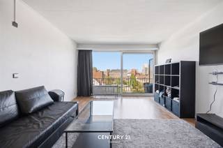 <p>Met veel plezier stellen wij u deze lichtrijke studio voor, gelegen in de Vanden Tymplestraat, een rustige zijstraat van de Diestsestraat. Dankzij deze centrale ligging bevindt u zich op wandelafstand van het station van Leuven, diverse supermarkten, universiteitscampussen en het bruisende stadscentrum.<br /><br />Deze te renoveren studio bevindt zich op de vijfde verdieping aan de achterzijde en beschikt over een aangenaam terras, waar u in alle rust kan genieten.<br /><br />Bent u op zoek naar een interessante investering of een eigen stek voor uzelf of uw studerende kinderen? Aarzel dan niet en maak vandaag nog een afspraak via 016 229 228 of office@connect-immo.be.<br /><br />EPC: 174 kWh/m2 - UC: 2744856 - label B<br />Wg-Gdv-Gvkr-Gvv</p>