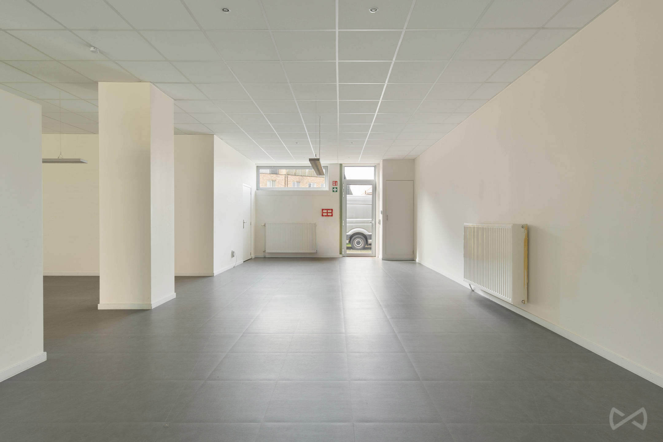 Commercieel handelspand met autostaanplaats op topligging - foto 4