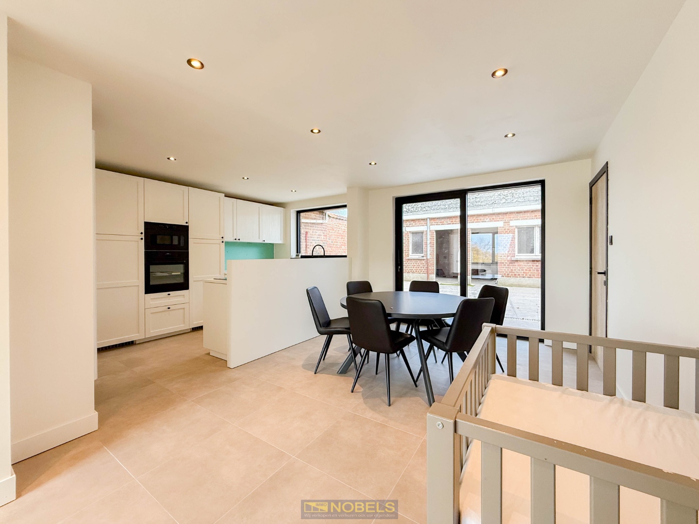 Te koop, recent gerenoveerde woning gelegen aan de rand van Zottegem - foto 5