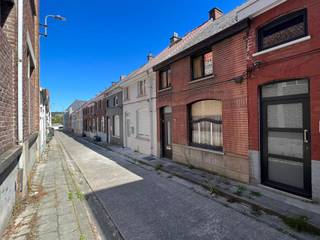 Te renoveren woning met potentieel, goedgelegen op wandelafstand van CENTRUM Ronse. Veel potentieel, ideaal voor handige harry's, of...