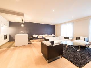 A stone's throw from Bois de la Cambre, in a private and secure enclosure, this elegant apartment of ± 143 m² (EPC), completely renovated in 2013, is located on the ground floor of the Vendôme residence, a building constructed in 1973. It benefits from a pleasant terrace with ideal orientation.<br /><br />It offers three bedrooms, a bathroom and two shower rooms. The spacious reception rooms, including the living room, dining room and open-plan kitchen, open directly onto the terrace. The residence also offers a modern relaxation and wellness area, equipped with a hammam, sauna and sports equipment.<br /><br />Other advantages: high-quality finishes, prestigious setting, option to purchase a parking space (€50,000).<br /><br />The Square du Bois is a quiet and slightly secluded neighbourhood on the edge of the Bois de la Cambre, yet still close to Avenue Louise and its amenities. Public transport is easily accessible.<br /><br />For further information, please contact Salomé Philippart on +32 (0) 472 62 83 17.