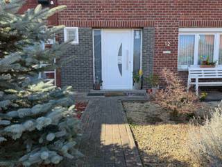 In a very quiet residential neighborhood near Brussels, this cozy semi-detached house features 3 bedrooms, a sunny garden, and a garage.An ideal...