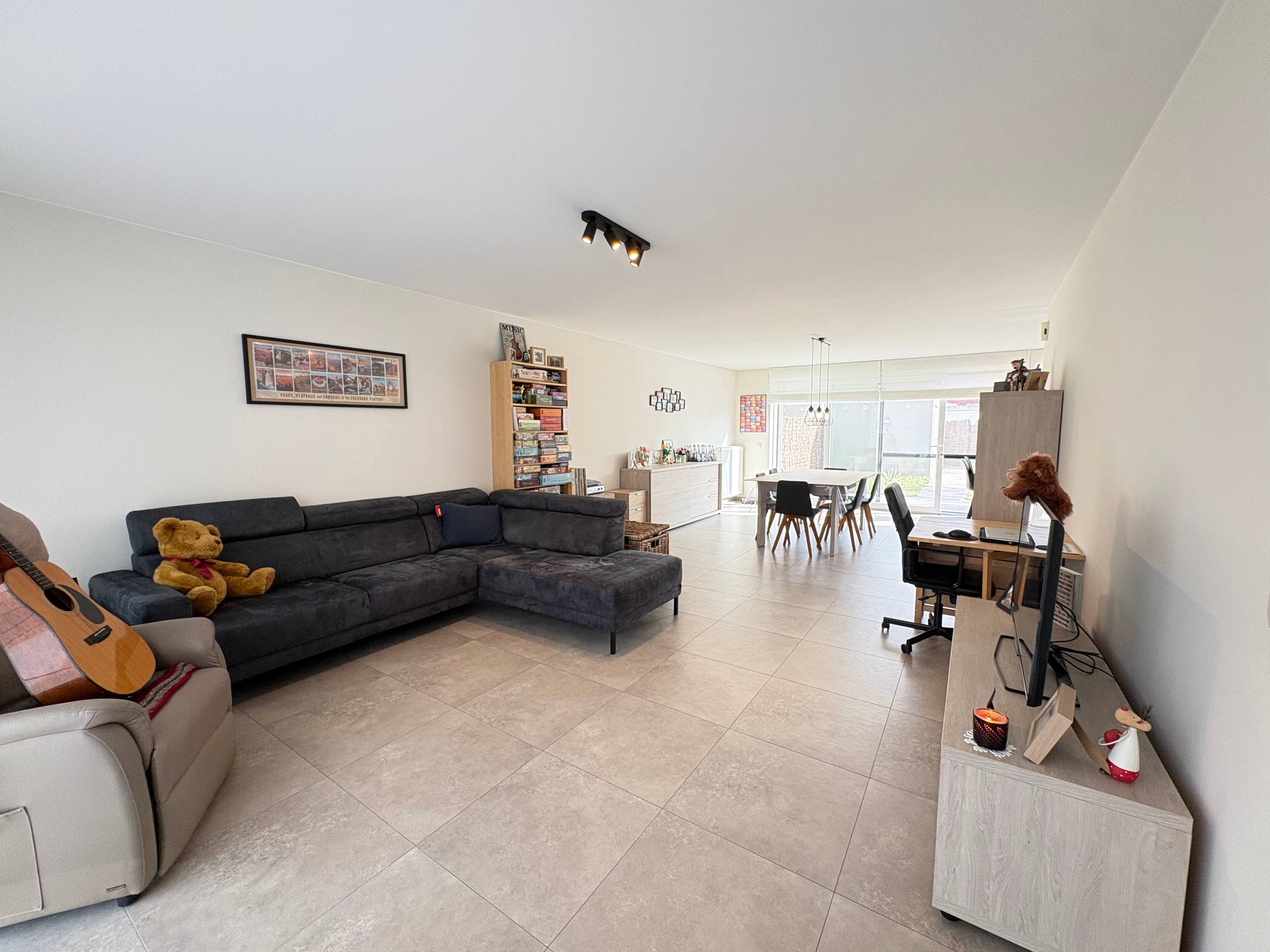 Woning met 4 slaapkamers + garage en uitweg - foto 4