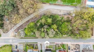 Te koop: projectgrond in Bree, gelegen in een groene en bosrijke omgeving op wandelafstand van de lagere school, het Itterdal, openbaar vervoer en...