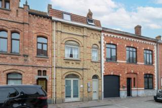 Uniek gerenoveerd pand met 3 entiteiten in hartje NieuwpoortTOPINVESTERING of ideale woonst in het centrum van Nieuwpoort-stad, op wandelafstand van...