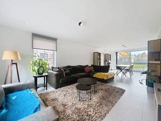 Cette maison récemment construite est située dans le quartier calme et recherché de De Pinte. Il s'agit de la première location, qui garantit que...