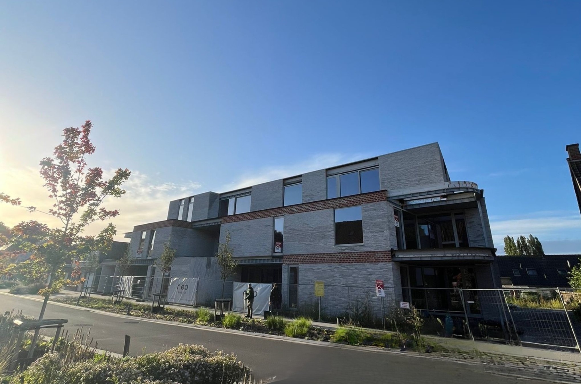 Gelijkvloers 1-slaapkamerappartement met terras (98 m²) - foto 2