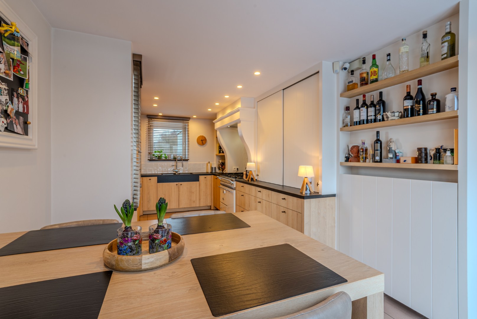 Ruime woning (237m²) met mogelijkheid praktijkruimte - foto 4