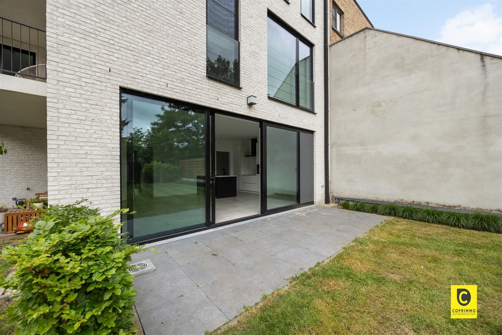 Luxueus 1 slpk app met terras en tuin + parking - foto 5