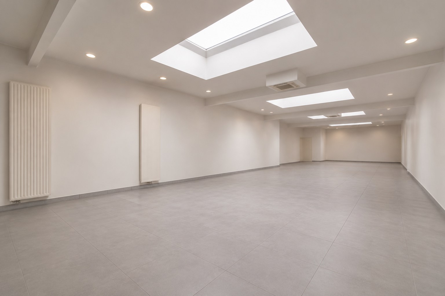 INSTAPKLAAR HANDELS-/KANTOORGELIJKVLOERS (334m²) - foto 5