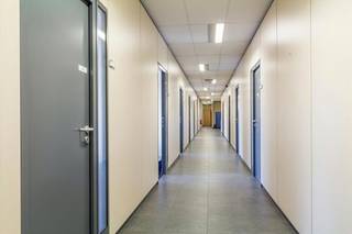 Alleenstaand kantoorgebouw in het groene Keibergpark vlakbij op- en afritten van de Ring rond Brussel, op 10 minuten van de luchthaven van Zaventem. Perfect voor eindgebruikers! Ruimtes te huur vanaf 200m².<br /><br />Kosten en taksen: Op aanvraag.