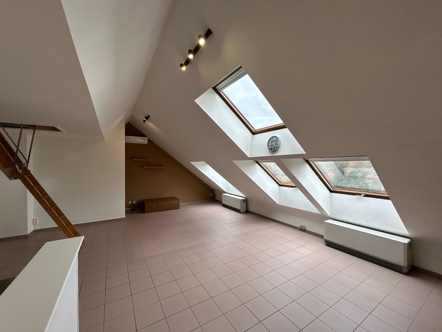 Ruim en lichtrijk dakappartement in Wespelaar centrum - foto 3